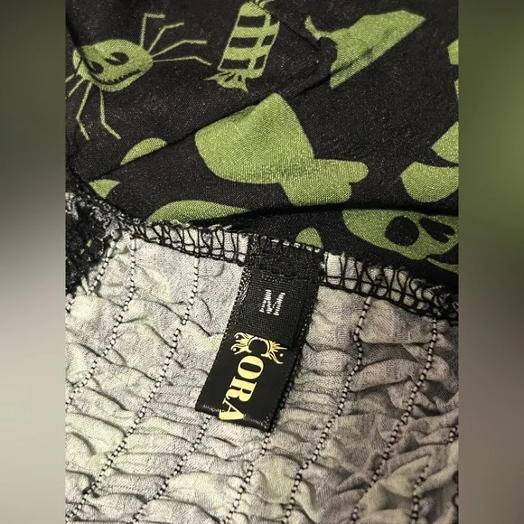 CORAMOON SZ M BLACK/GREEN GOTHIC SKULL CROP TOP & LONG SKIRT HALLOWEEN WITCHY - Picture 4 of 5